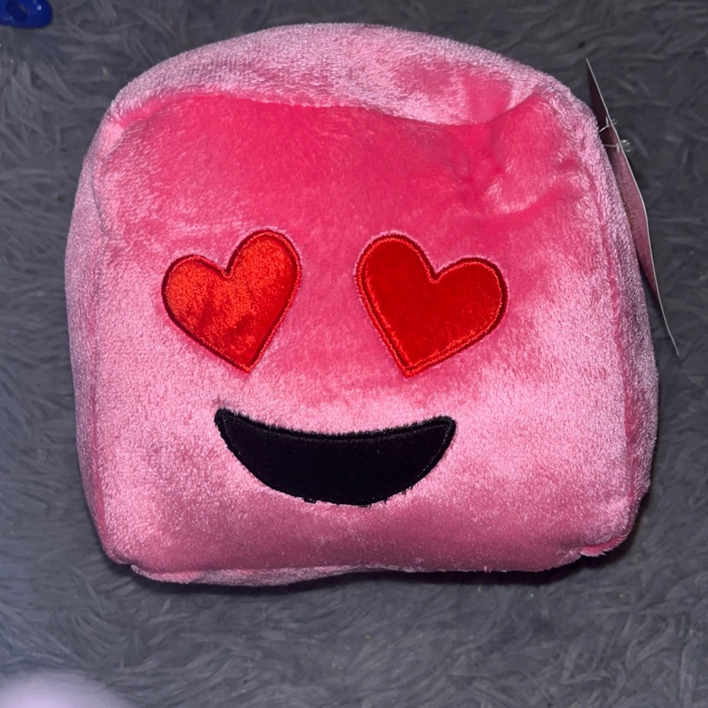 Kellytoy 6” Heart Eye Block